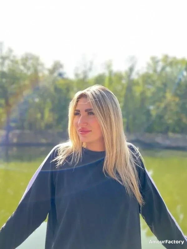 Elena Profile image 1