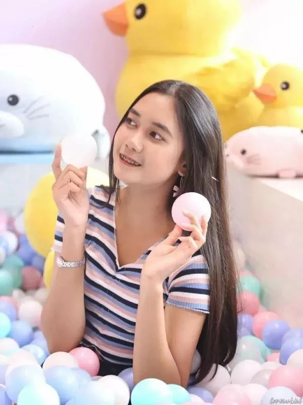 Chutimon Profile image 1