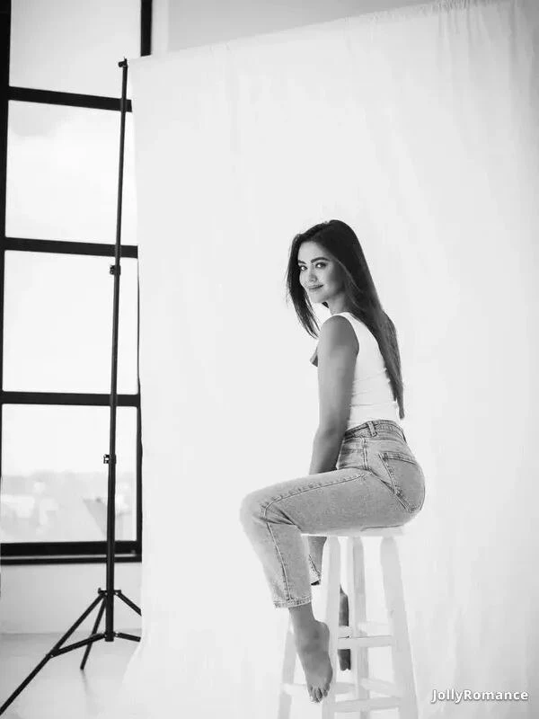 Alena Profile image 3