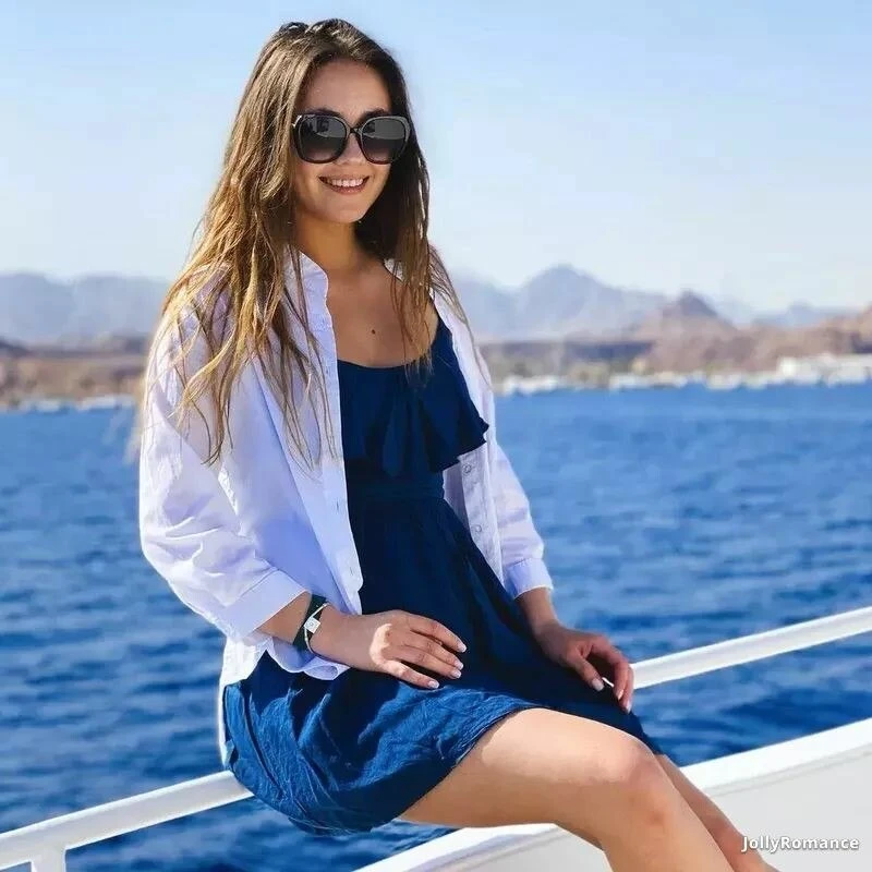 Alena Profile image 1