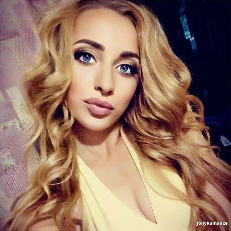 Oksana Profile image 2