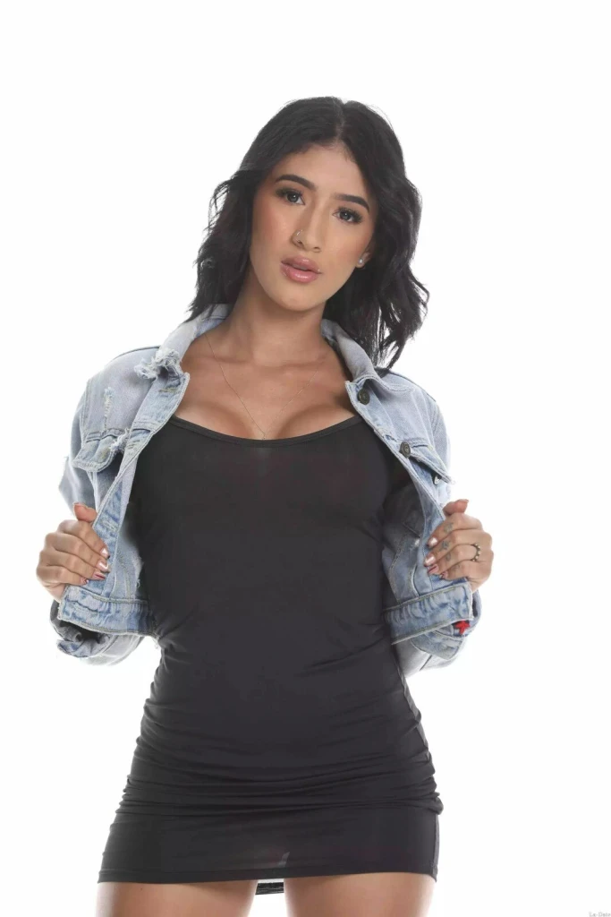 Viviane Profile image 2