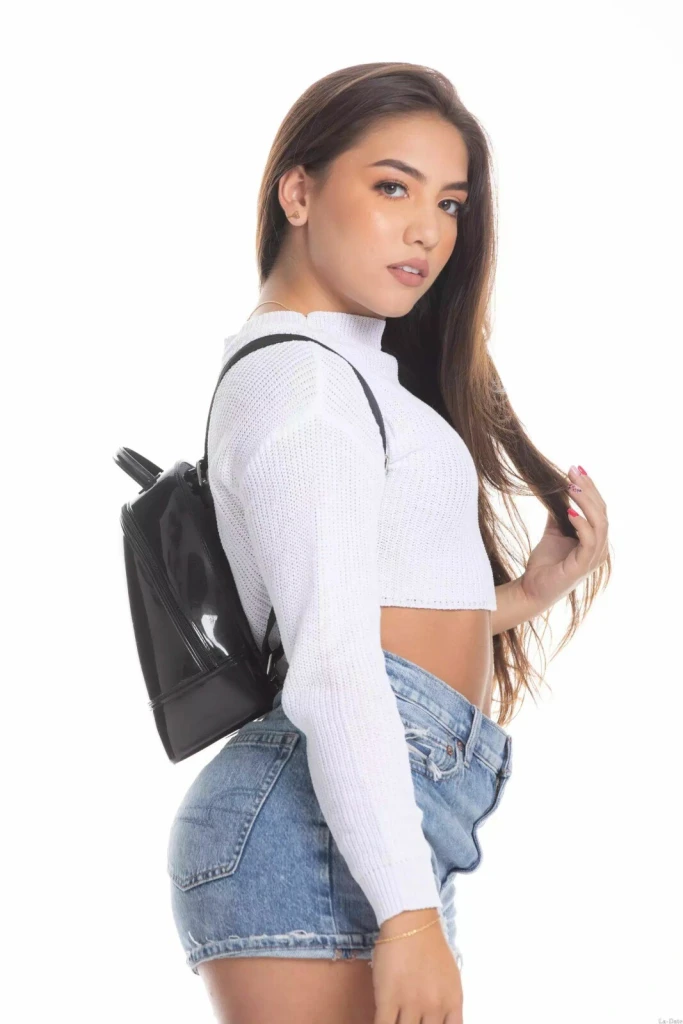 Viany Profile image 1
