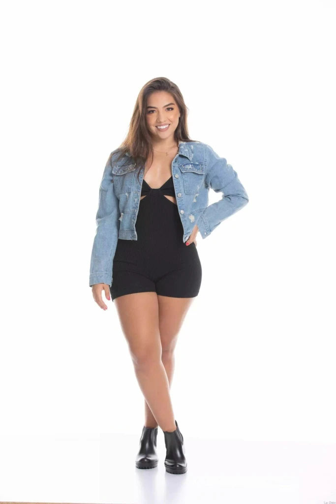 Viany Profile image 4