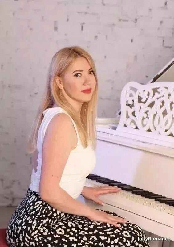 Polina Profile image 1