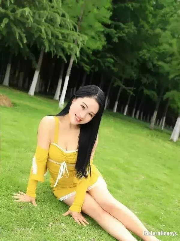 Mia Profile image 3