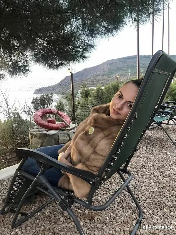 Alena Profile image 2