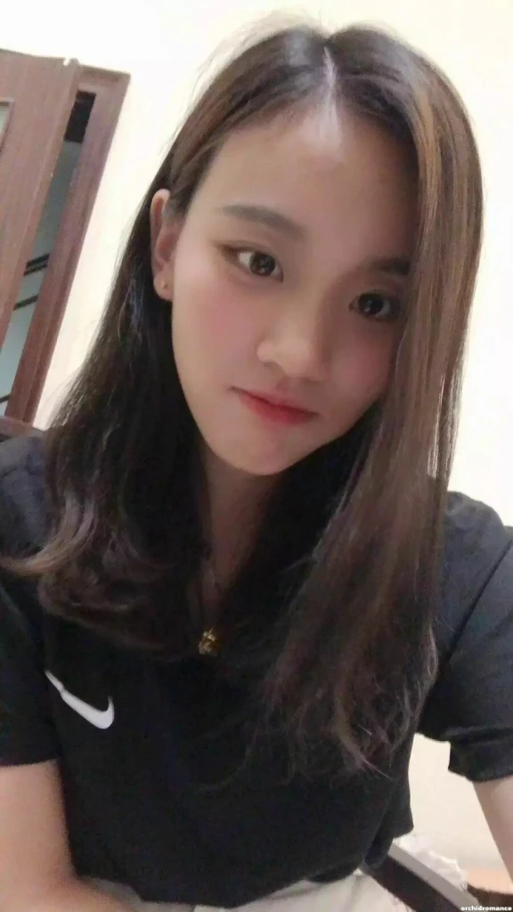 Huang Xiufei Profile image 2