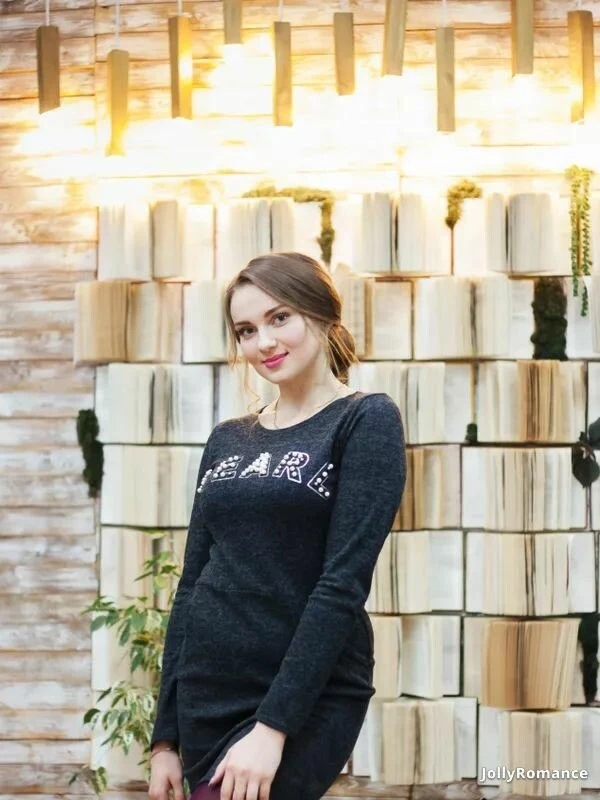 Anna Profile image 1