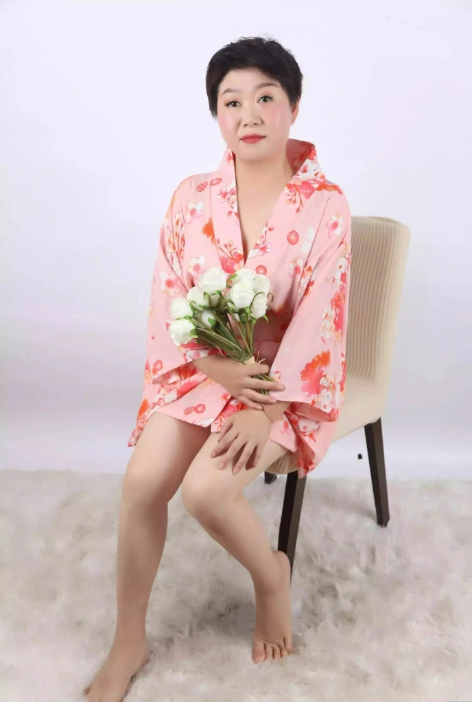 Liping Profile image 4
