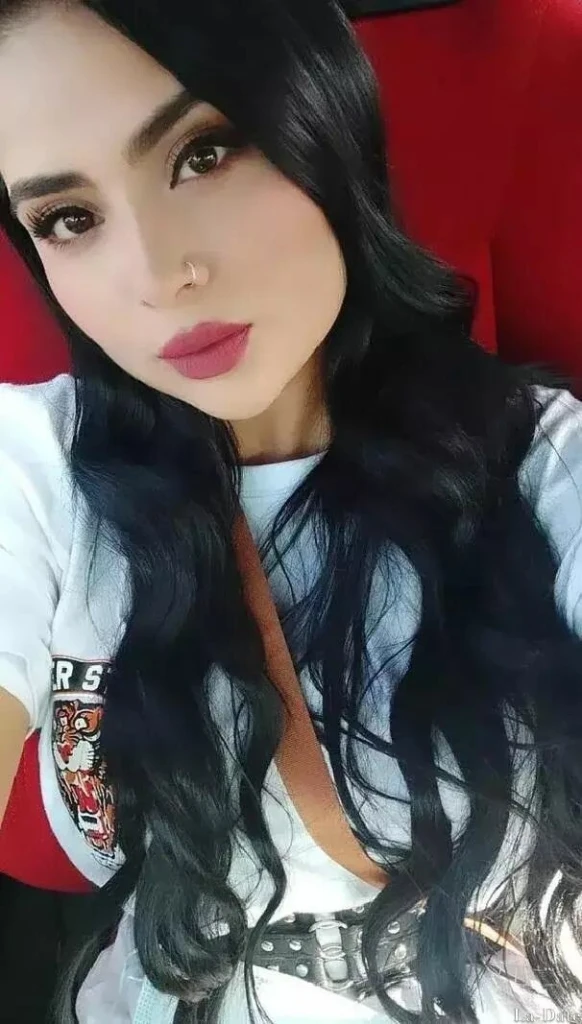 Jhoana Profile image 2