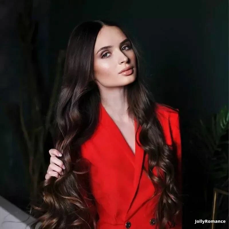 Elena Profile image 3