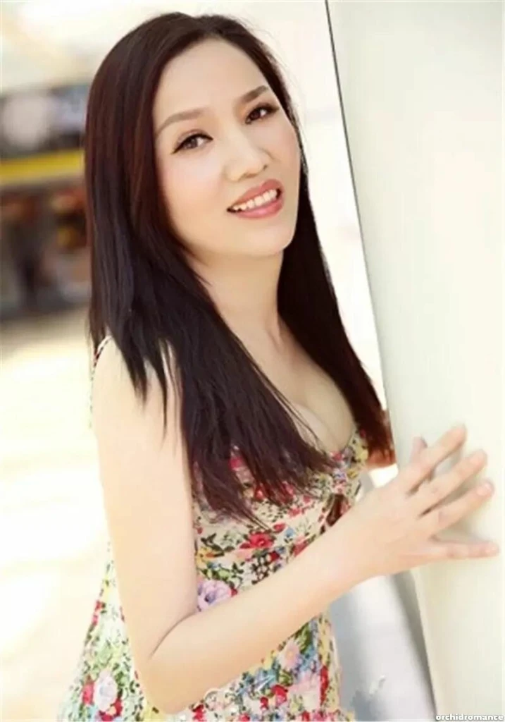 Dongni Profile image 4