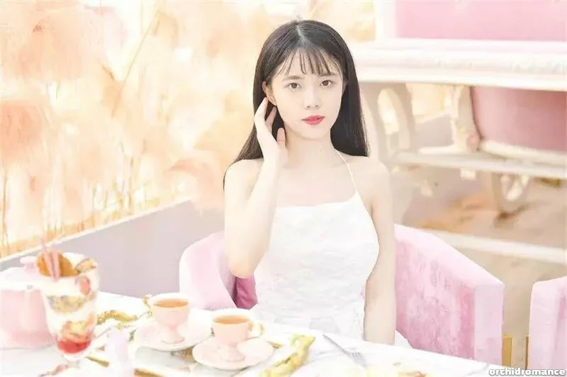 Di Profile image 2