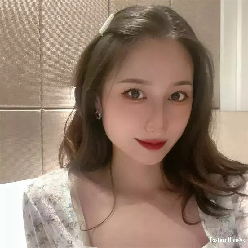Mingzi Profile image 4