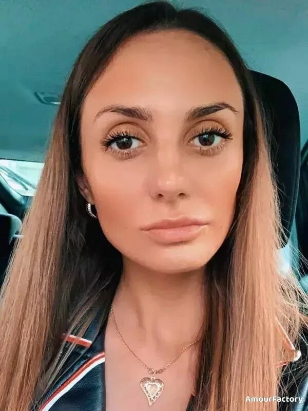 Alena Profile image 3