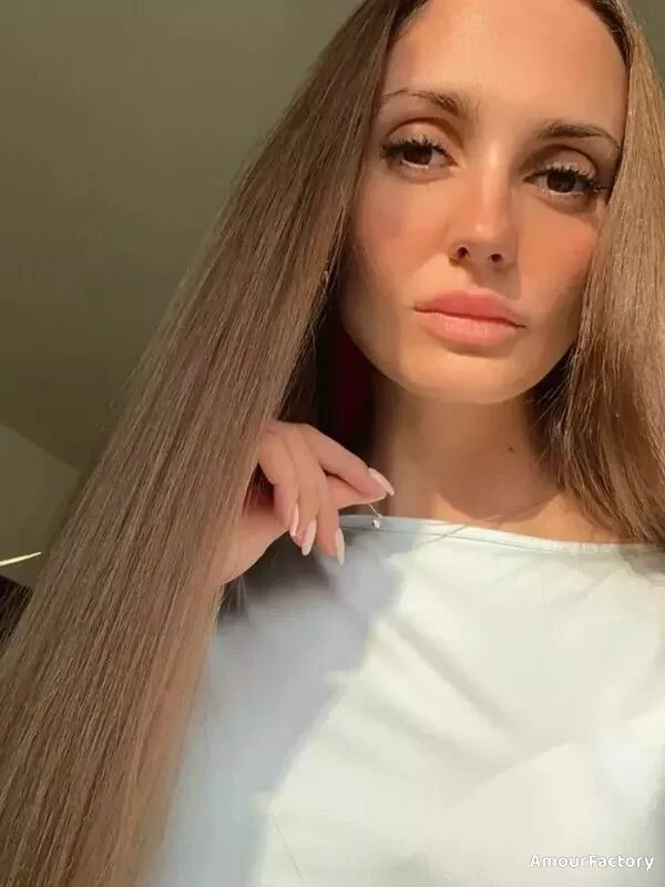 Alena Profile image 2