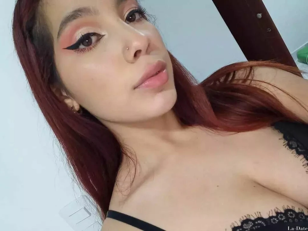 Yulianny Karolina Profile image 3