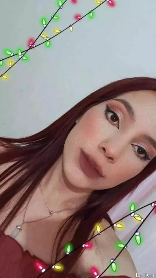 Yulianny Karolina Profile image 2