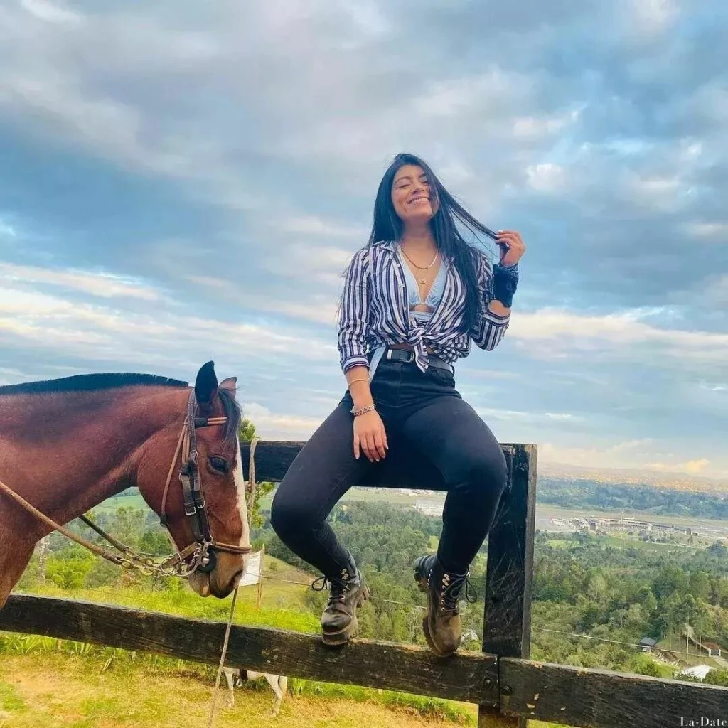 Paula Profile image 4