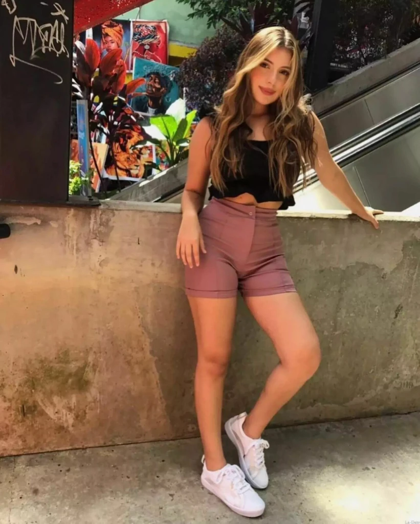 Betti Profile image 4