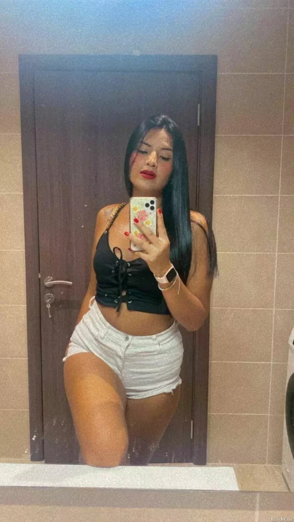 Mayerly Profile image 4