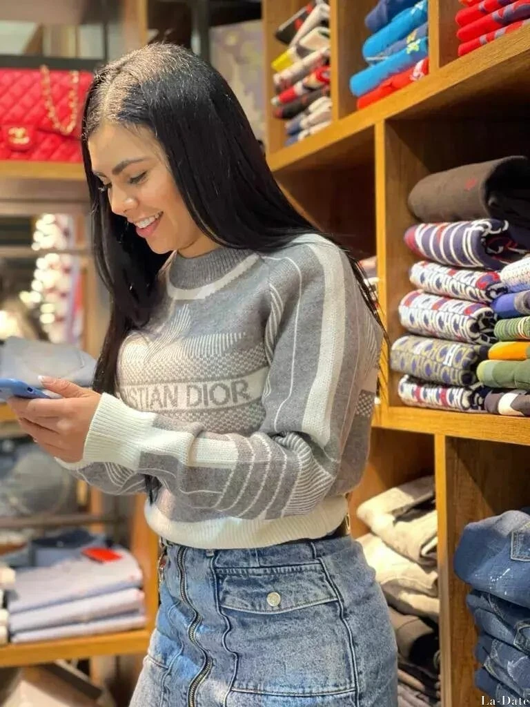 Fernanda Profile image 2