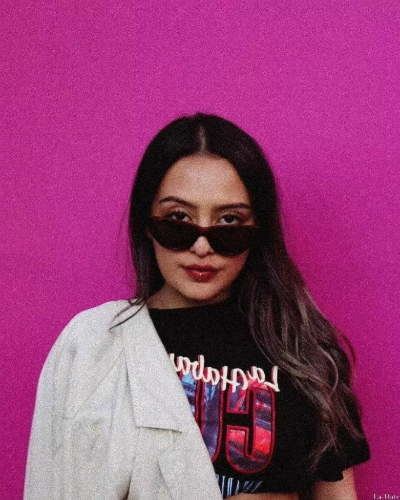 Laura Profile image 2