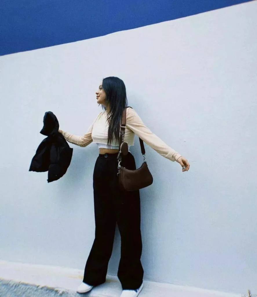 Laura Profile image 3