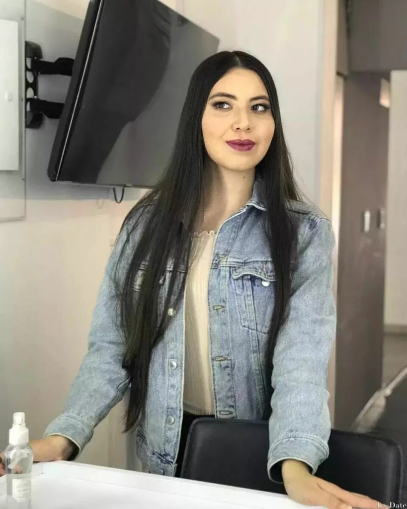 Andrea Profile image 4
