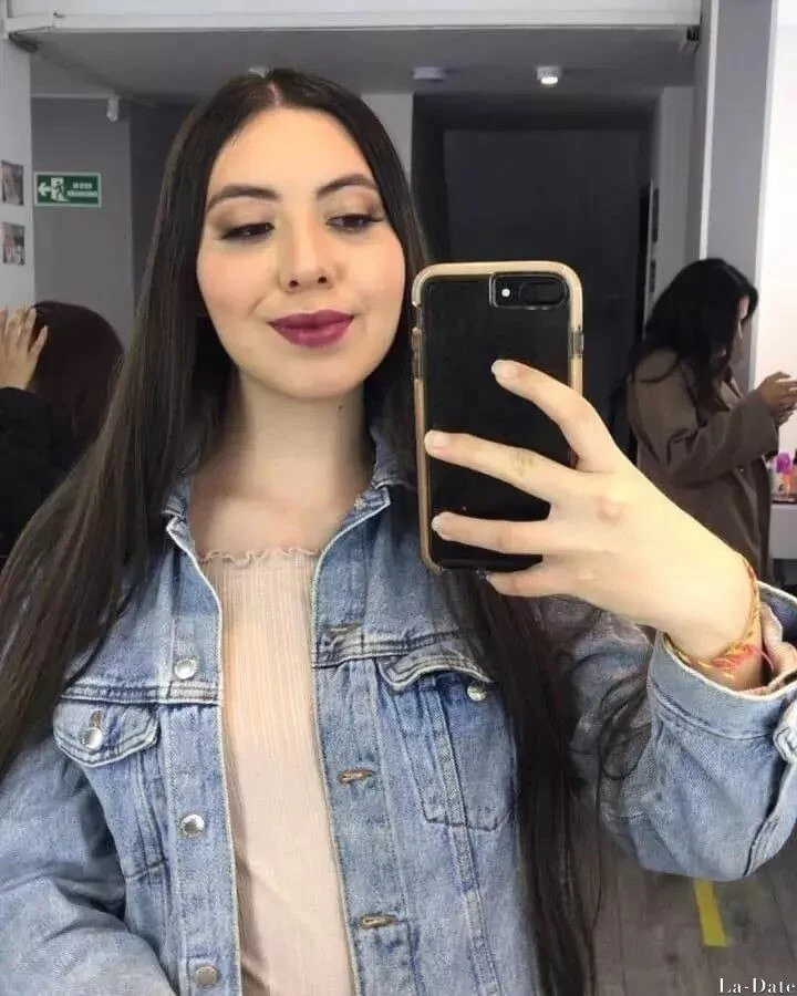 Andrea Profile image 2