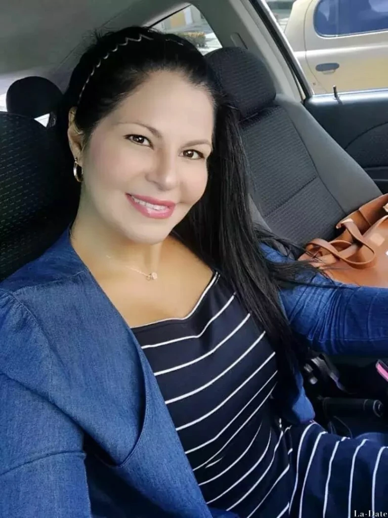 Alejandra Profile image 1