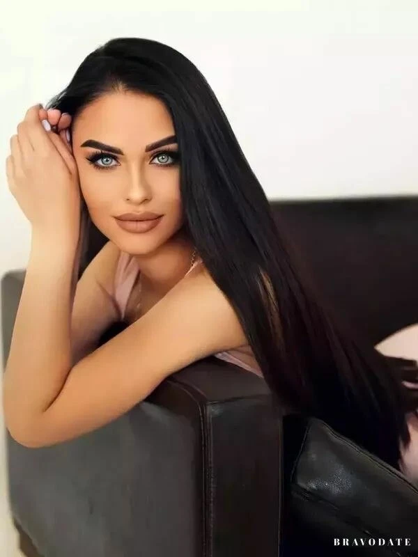 Viktoria Profile image 3