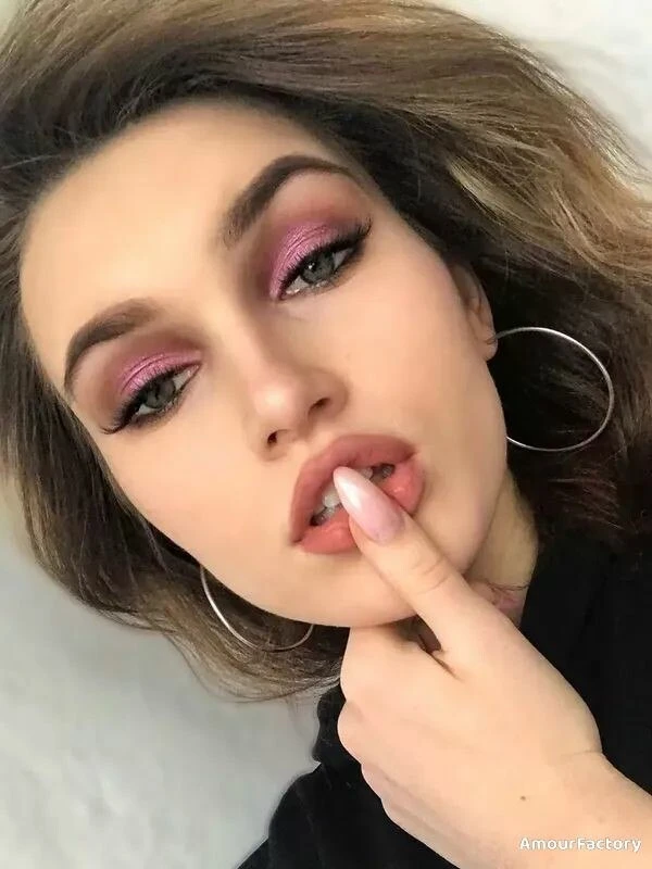 Anna Profile image 2