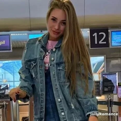 Elizabeth Profile image 2