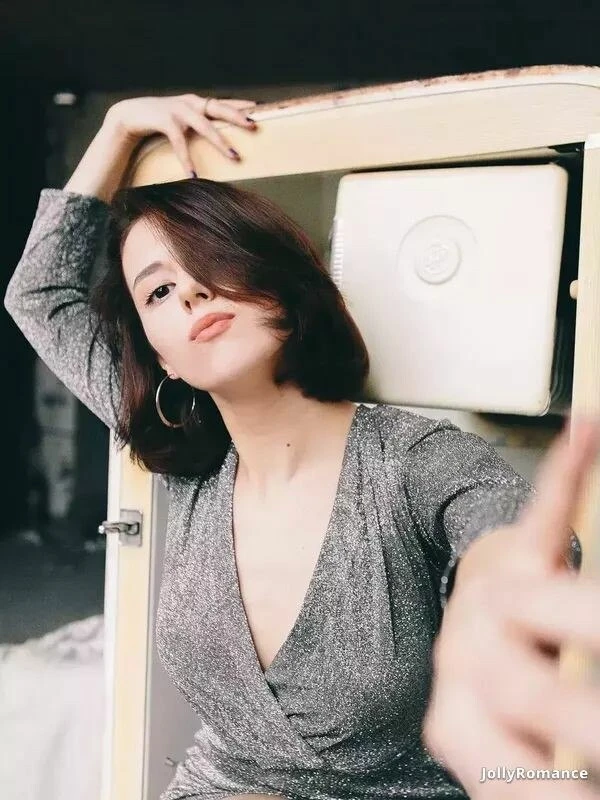 Alina Profile image 2