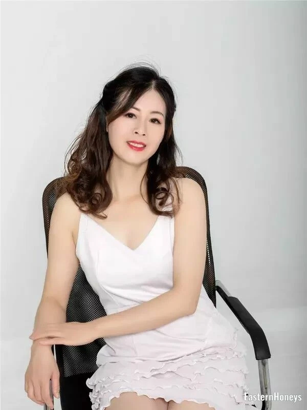 Jie Qing Profile image 1