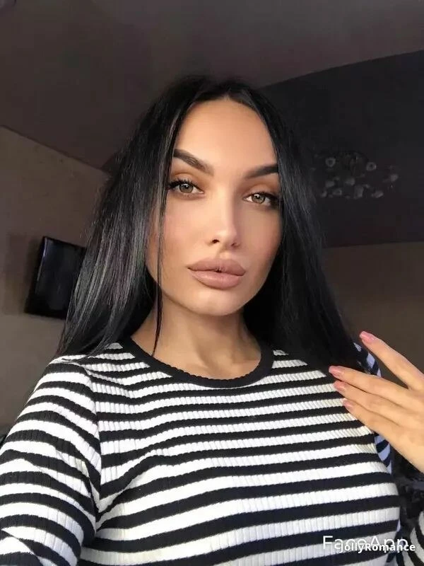 Oksana Profile image 3
