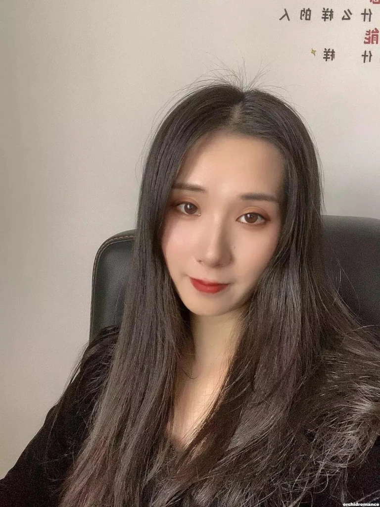 Hongrong Zhou Profile image 4