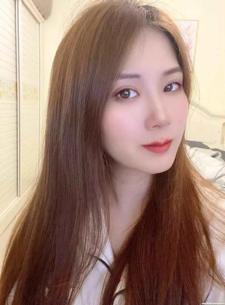 Hongrong Zhou Profile image 3
