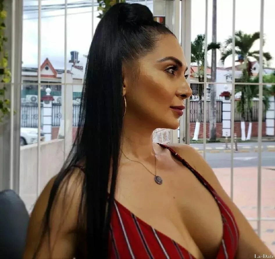 Valentina Profile image 2
