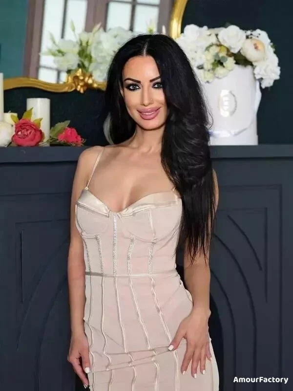 Victoria Profile image 4