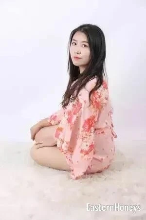 Lily Profile image 2