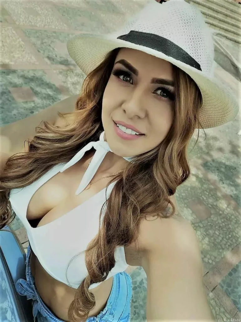 Yusseli Profile image 4