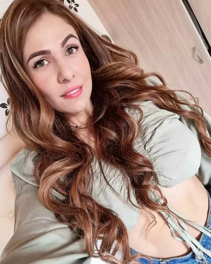 Yusseli Profile image 3