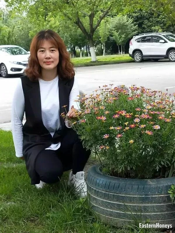 Yan Profile image 4