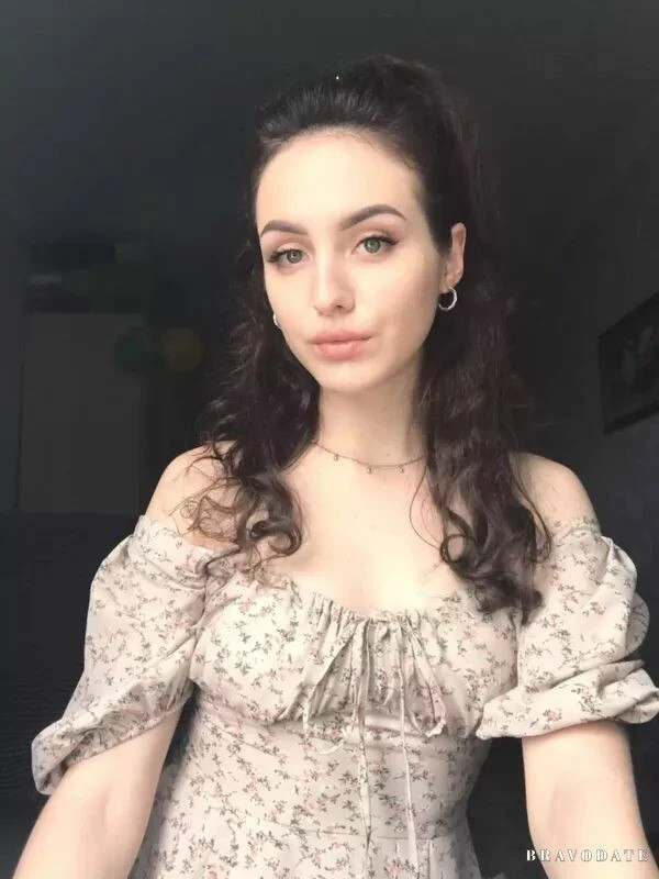 Oksana Profile image 4