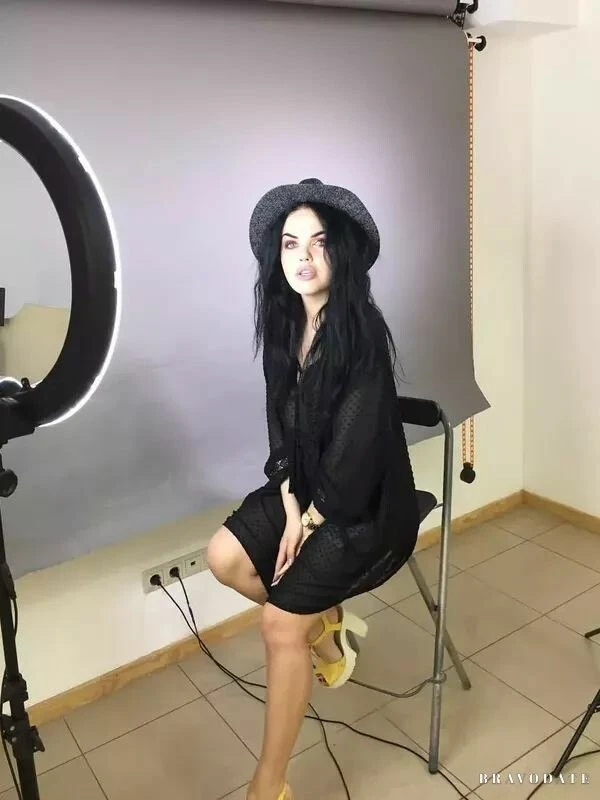 Anna Profile image 4