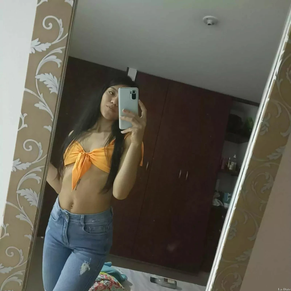 Isabel Profile image 1