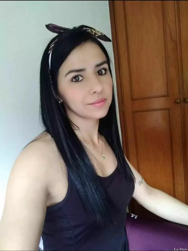 Daniela Profile image 3